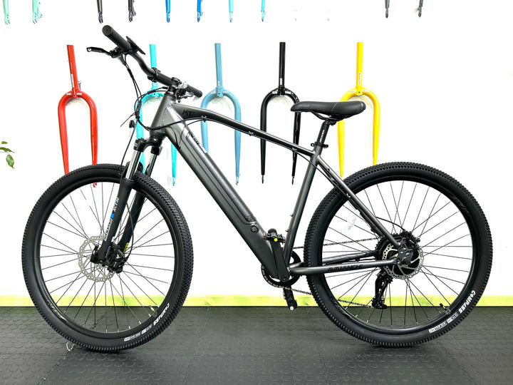 E-Hybrid bike for light trails and on road.